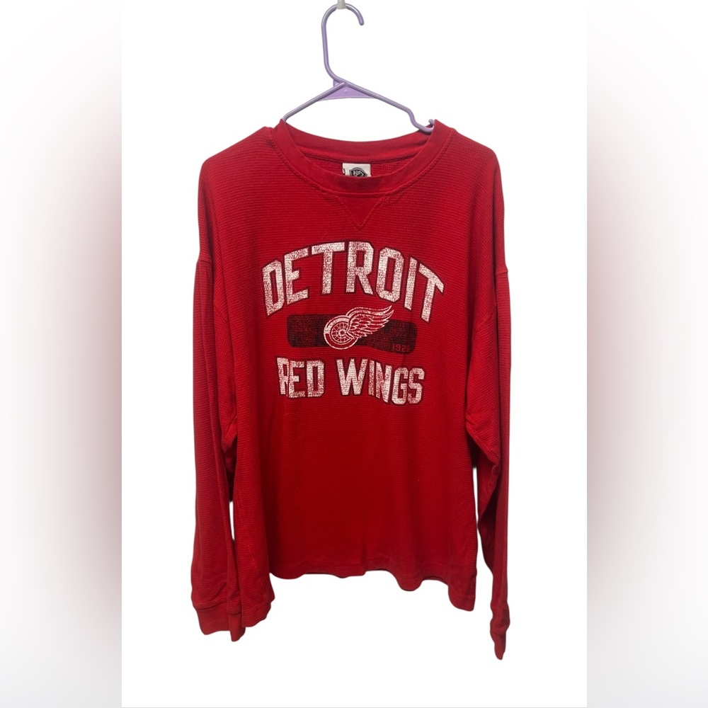 Detroit Red Wings Hockey waffle knot long sleeve‎ top.